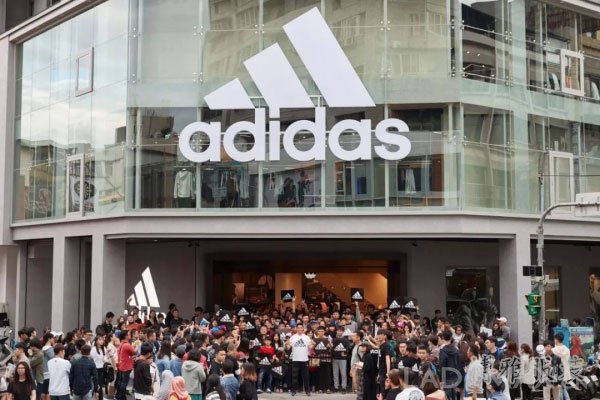 令Nike坐立不安 adidas一路狂奔 收入首次超200億歐元